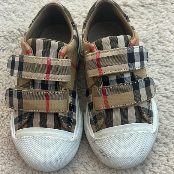 Burberry kids shoes